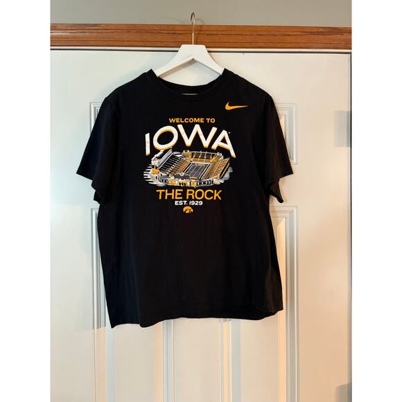 Nike, Iowa Hawkeyes T-shirt size XL - Picture 1 of 2